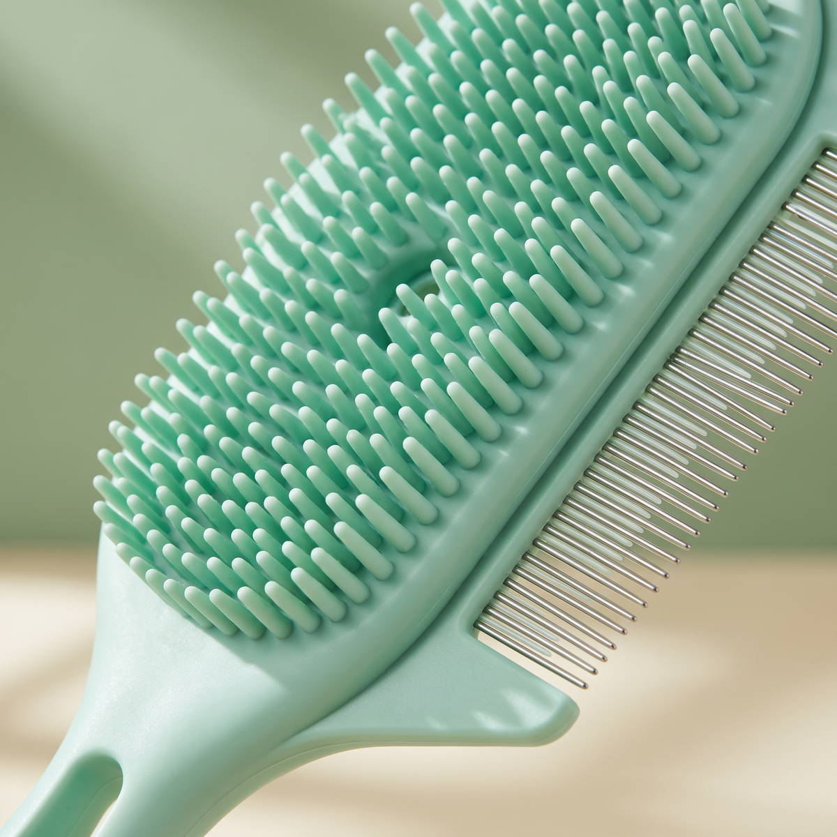PawPerfect grooming kit brush and comb detail